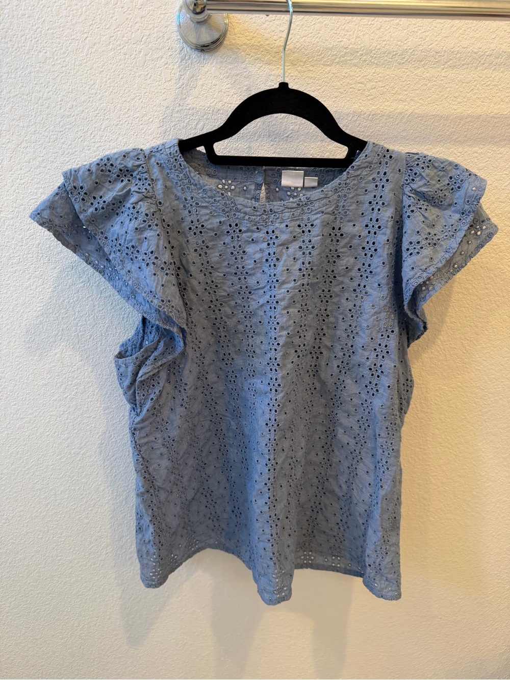 GAP Blue Eyelet Embroidered Short Sleeve blouse
